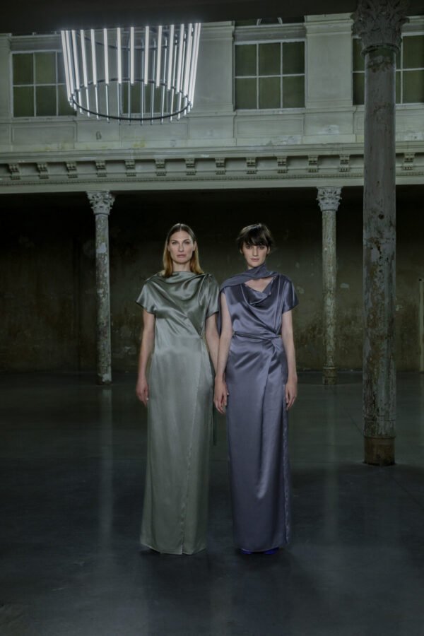 Silk Eveningdress with Shawl - Image 2