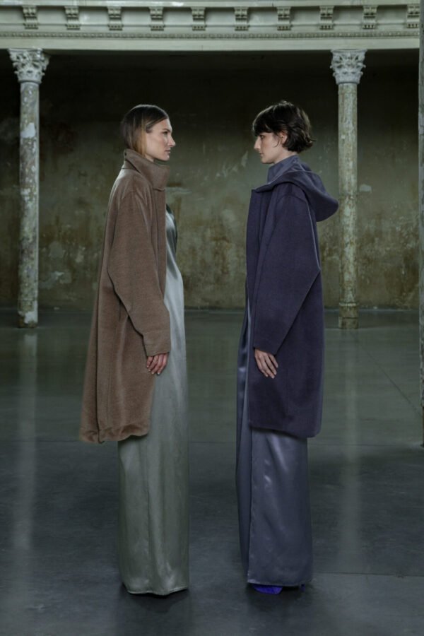 Silk Eveningdress with Shawl - Image 3